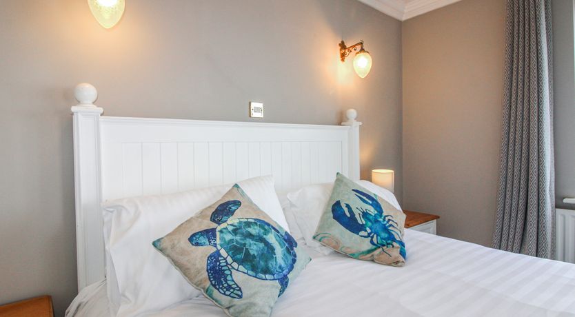 Photo of 7 Thurlestone Rock