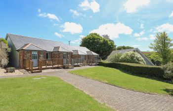 Keepers Lodge, Hillfield Village Villa