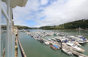 9 Dart Marina Holiday Cottage