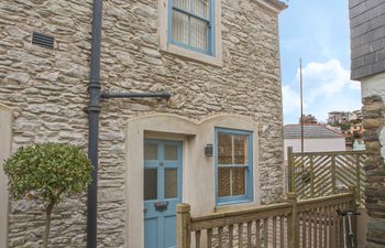 Lee Shore Holiday Cottage