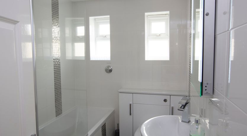 Photo of 1 Lyndhurst