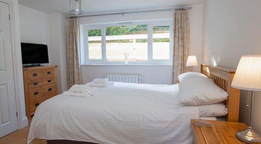 Photo of 1 Lyndhurst