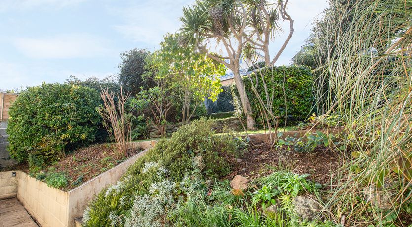 Photo of 1 Lyndhurst