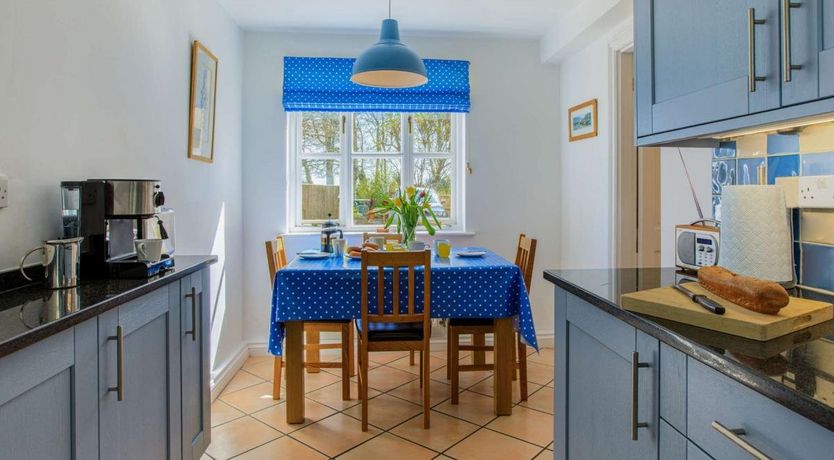 Photo of 3 Bed in Rousdon