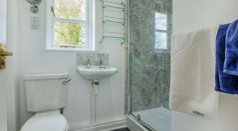 Photo of 3 Bed in Rousdon