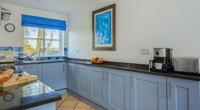 Photo of 3 Bed in Rousdon