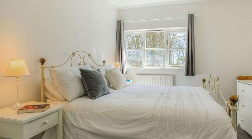 Photo of 3 Bed in Rousdon