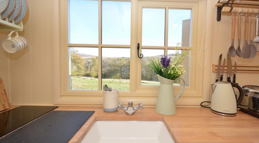 Photo of 1 Bed in Llandyfan