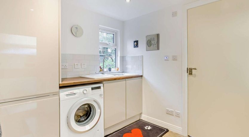 Photo of 3 Bed in Exeter