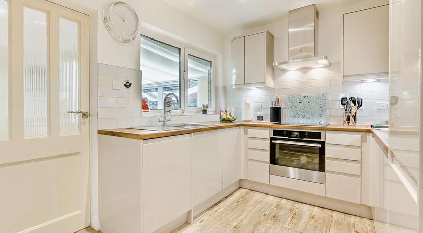 Photo of 3 Bed in Exeter