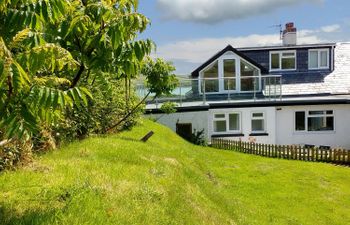 Waters Edge Holiday Cottage