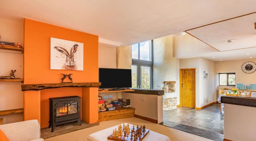 Photo of 2 Bed in Monkokehampton