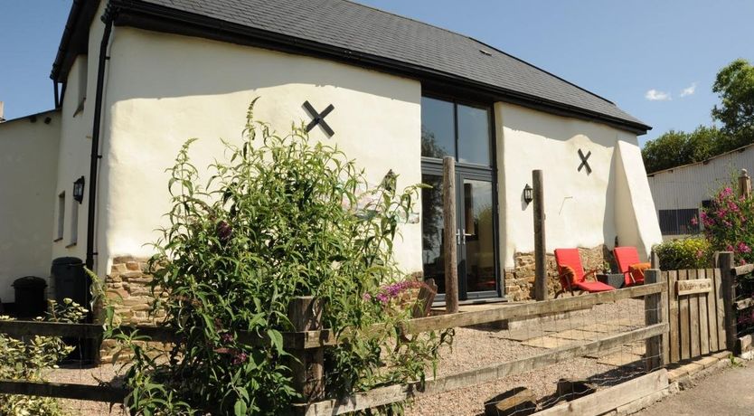 Photo of 2 Bed in Monkokehampton