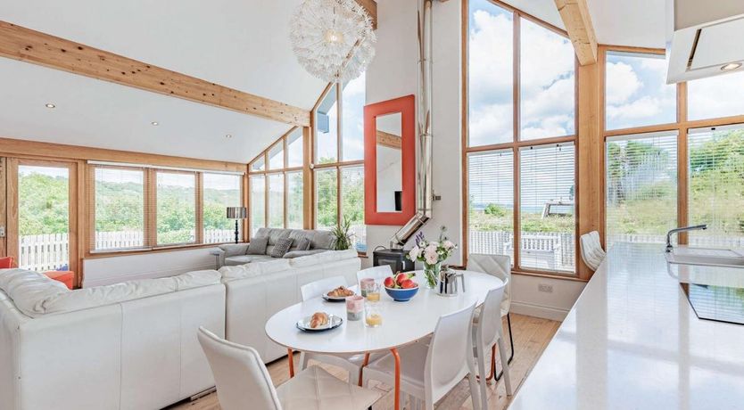 Photo of 3 Bed in Freshwater East