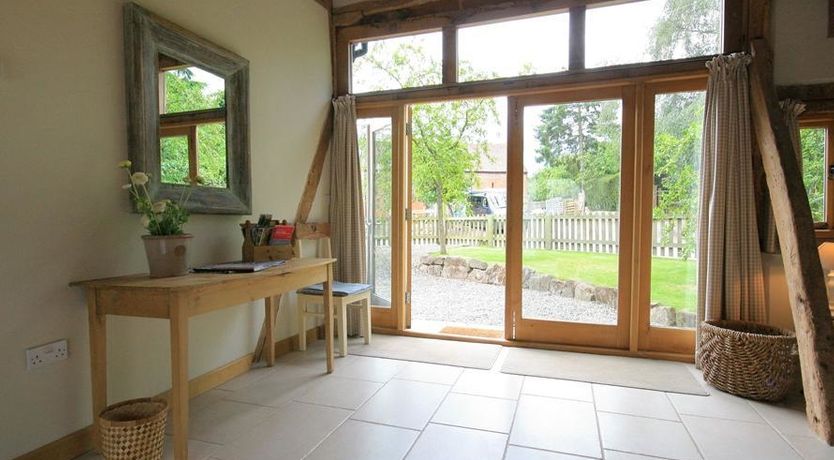 Photo of Whites Farm Barn