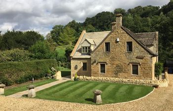 Tumbledown Holiday Cottage
