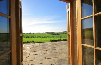 Calcot Peak Barn Holiday Cottage