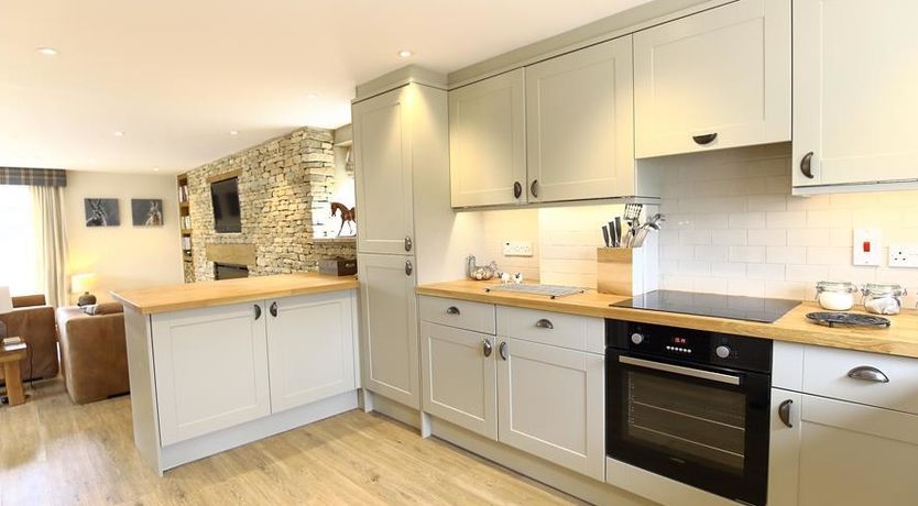 Photo of Old Groom's Cottage