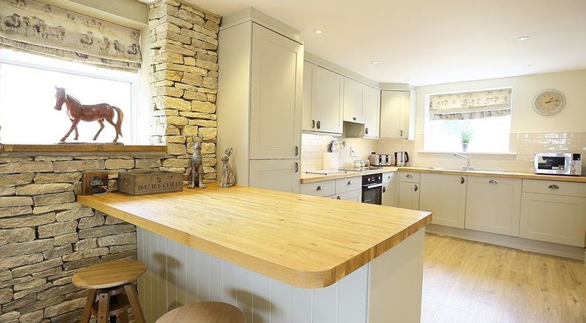 Photo of Old Groom's Cottage