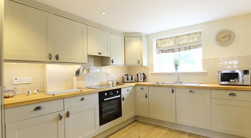 Photo of Old Groom's Cottage