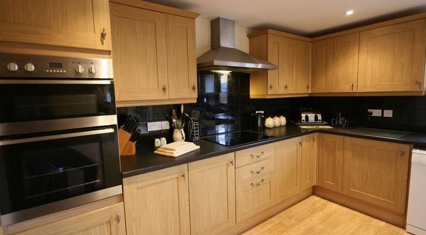 Photo of Tithe Barn, Lyneham