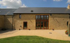 Photo of Tithe Barn, Lyneham