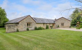 Photo of Lower Farm Barn