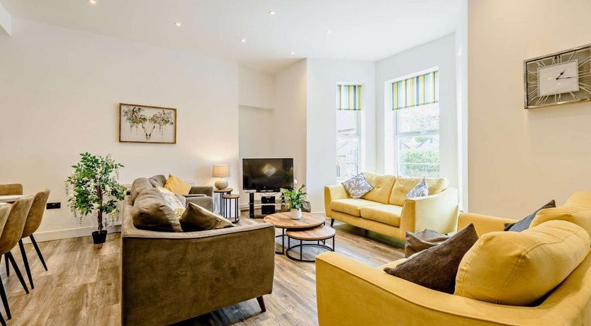 Photo of 6 Bed in Ilfracombe