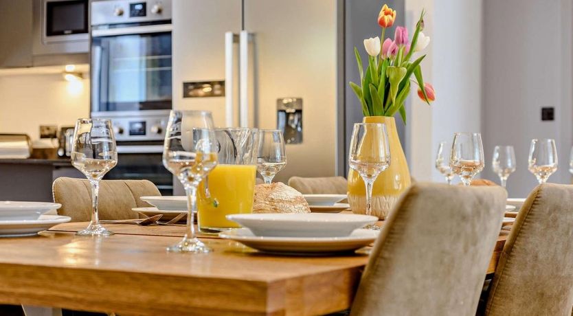 Photo of 6 Bed in Ilfracombe