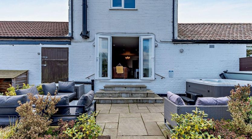 Photo of 3 Bed in Eye Kettleby