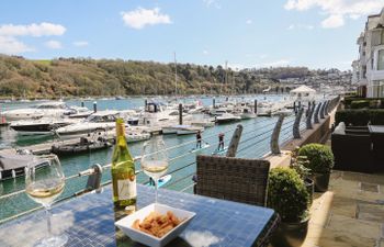 Quayside, Dart Marina Holiday Cottage