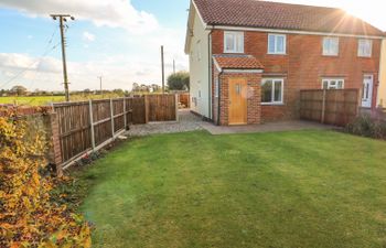 27 Whitegates Holiday Cottage