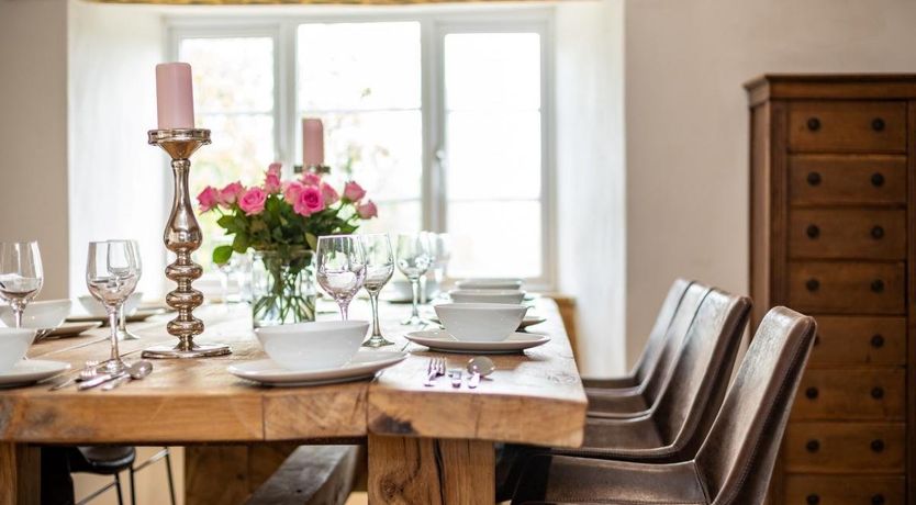 Photo of 6 Bed in Cadeleigh