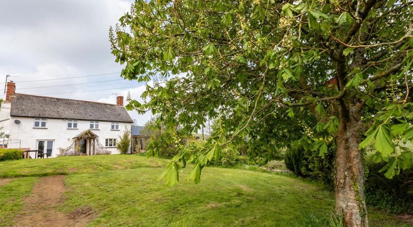 Photo of in Cadeleigh (66780)