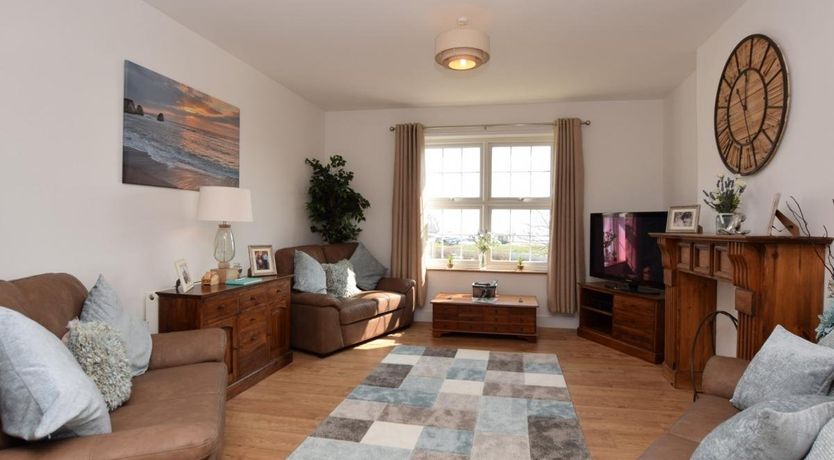 Photo of 3 Bed in Freshwater