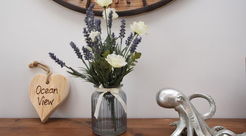 Photo of 3 Bed in Freshwater