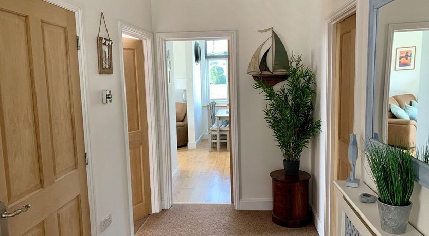 Photo of 3 Bed in Freshwater