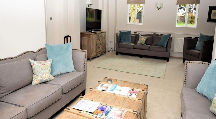 Photo of 7 Bed in Hedgerley