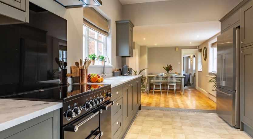 Photo of 7 Bed in Hedgerley