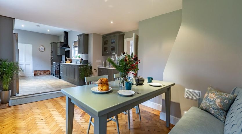 Photo of 7 Bed in Hedgerley