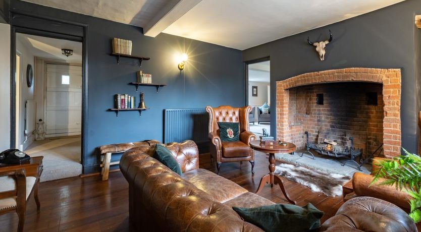 Photo of 8 Bed in Beaconsfield
