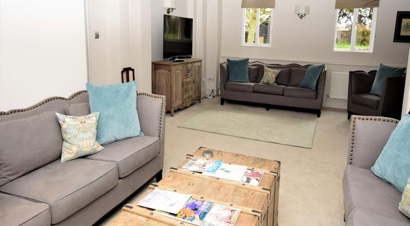 Photo of 8 Bed in Beaconsfield