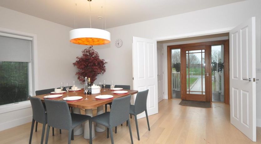 Photo of 4 Bed in South Cerney