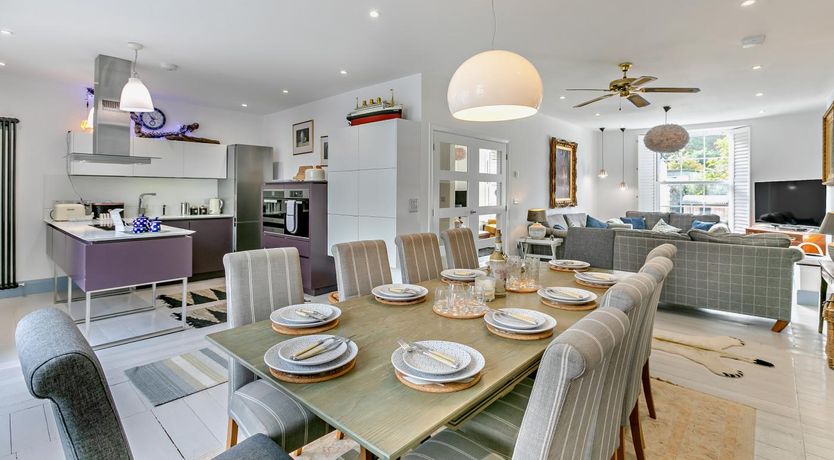 Photo of 5 Bed in Fowey