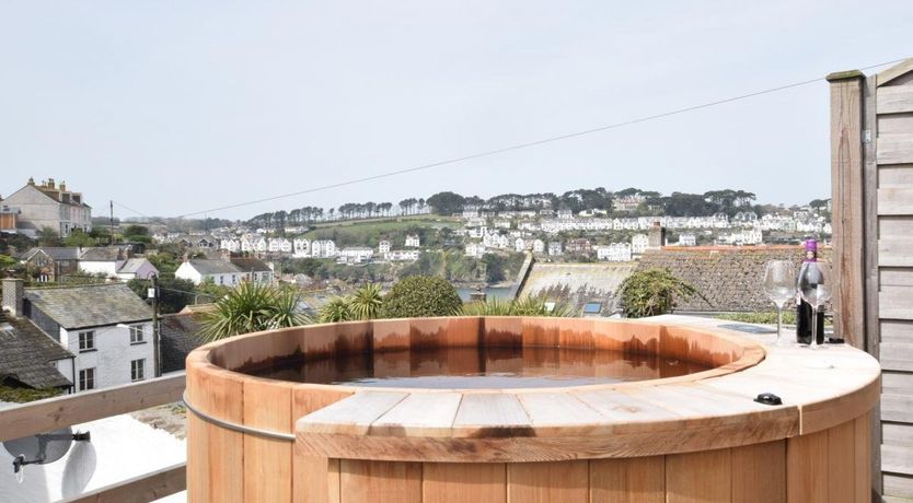 Photo of 5 Bed in Polruan