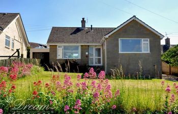 Hillview Bungalow Holiday Home