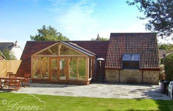 Fossil Barn Holiday Cottage