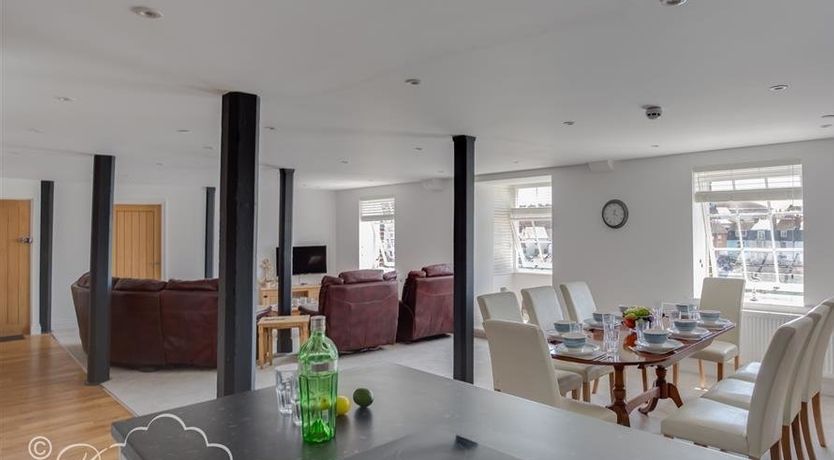 Photo of Old Coastguard Apartment 2