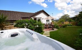 Photo of 4 Bed in Westward Ho