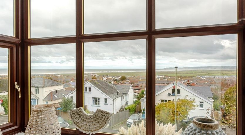 Photo of 4 Bed in Westward Ho